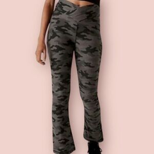 Camo Print Flare Leggings